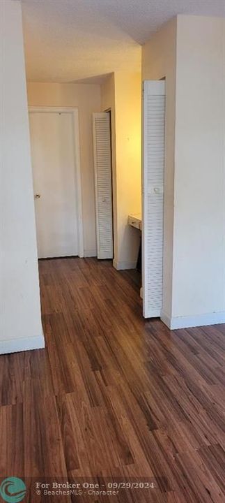 For Sale: $78,000 (1 beds, 1 baths, 860 Square Feet)