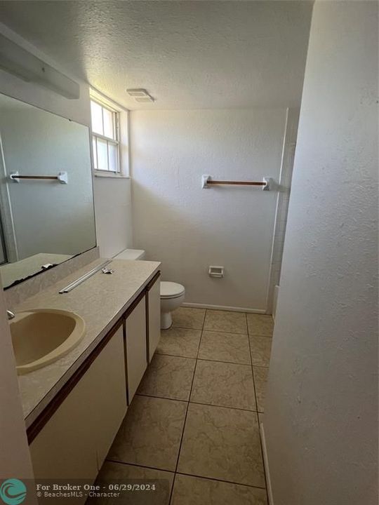 For Rent: $1,500 (1 beds, 1 baths, 705 Square Feet)