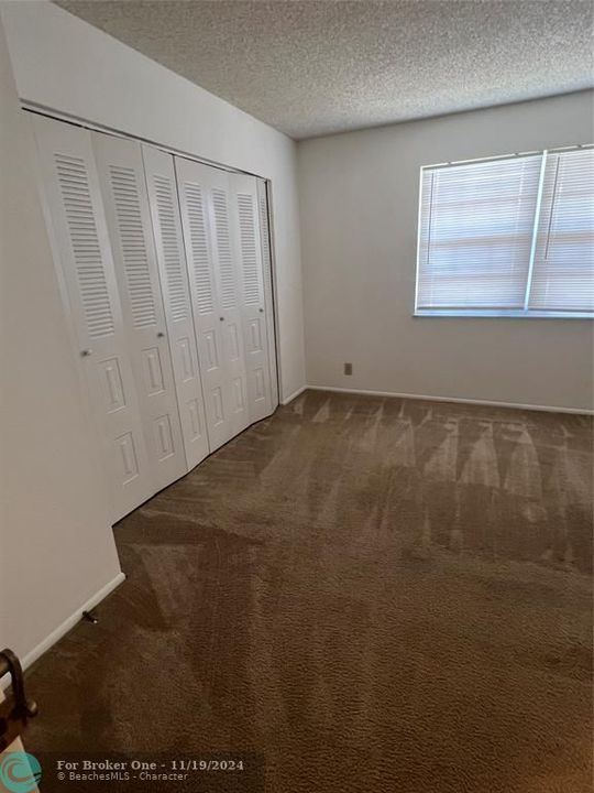 For Rent: $1,400 (1 beds, 1 baths, 705 Square Feet)