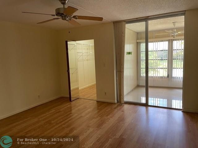 For Sale: $139,000 (2 beds, 2 baths, 1100 Square Feet)