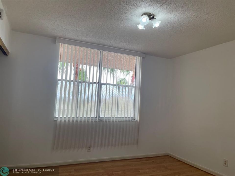 For Sale: $139,000 (2 beds, 2 baths, 1100 Square Feet)