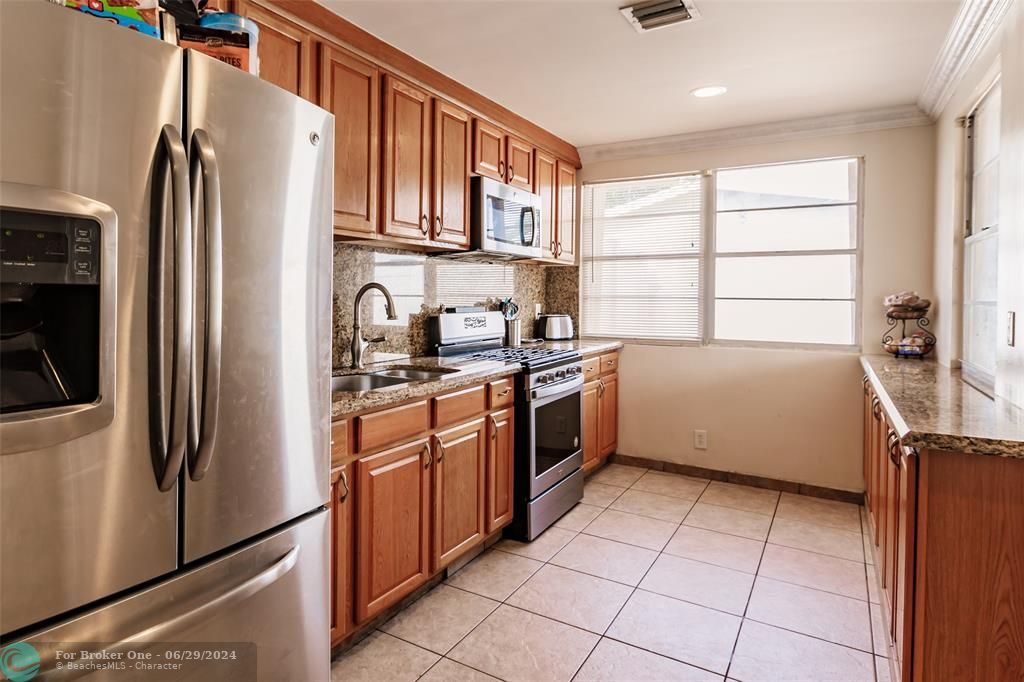 For Sale: $455,000 (3 beds, 2 baths, 1277 Square Feet)