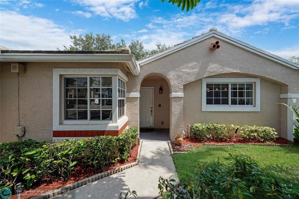 Recently Sold: $575,000 (3 beds, 2 baths, 1460 Square Feet)