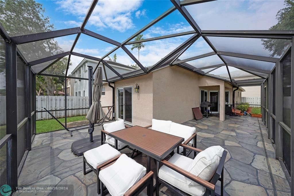 Recently Sold: $575,000 (3 beds, 2 baths, 1460 Square Feet)