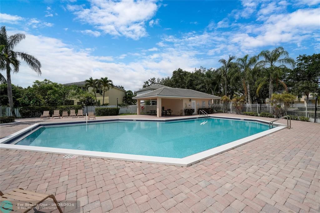 Recently Sold: $575,000 (3 beds, 2 baths, 1460 Square Feet)