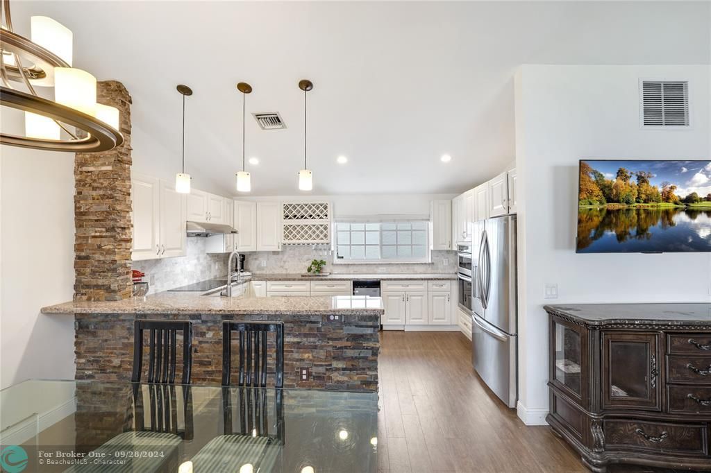 Recently Sold: $575,000 (3 beds, 2 baths, 1460 Square Feet)