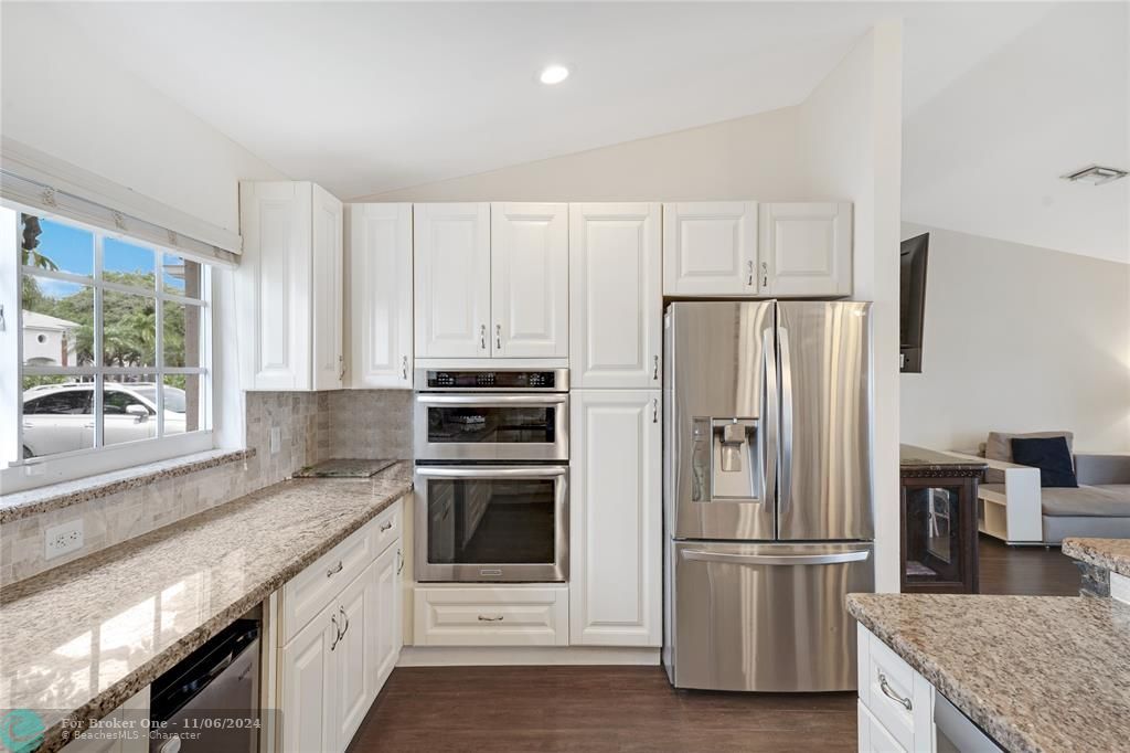 Recently Sold: $575,000 (3 beds, 2 baths, 1460 Square Feet)