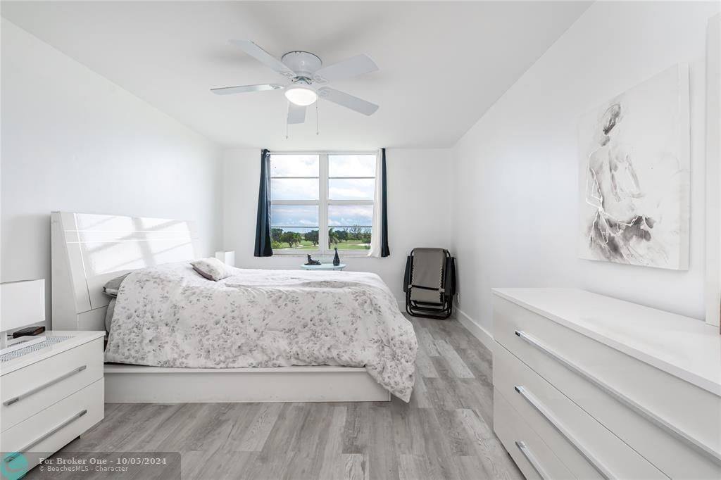 Active With Contract: $1,800 (1 beds, 1 baths, 800 Square Feet)