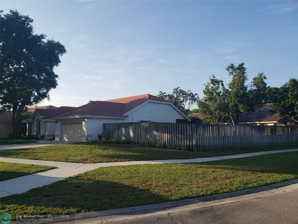 Active With Contract: $3,500 (4 beds, 2 baths, 2038 Square Feet)