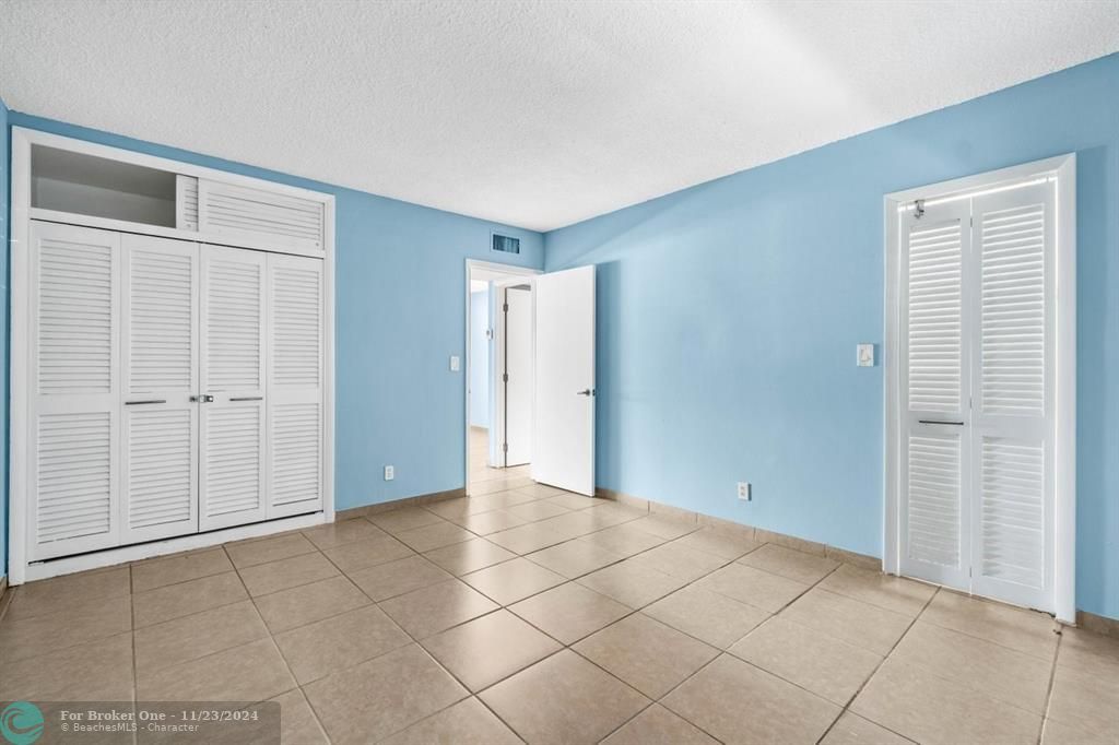 Active With Contract: $175,000 (1 beds, 1 baths, 670 Square Feet)