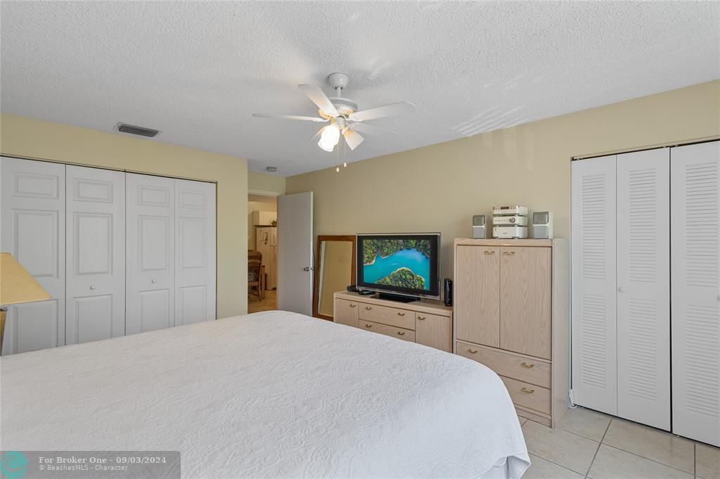 For Sale: $200,000 (1 beds, 1 baths, 846 Square Feet)