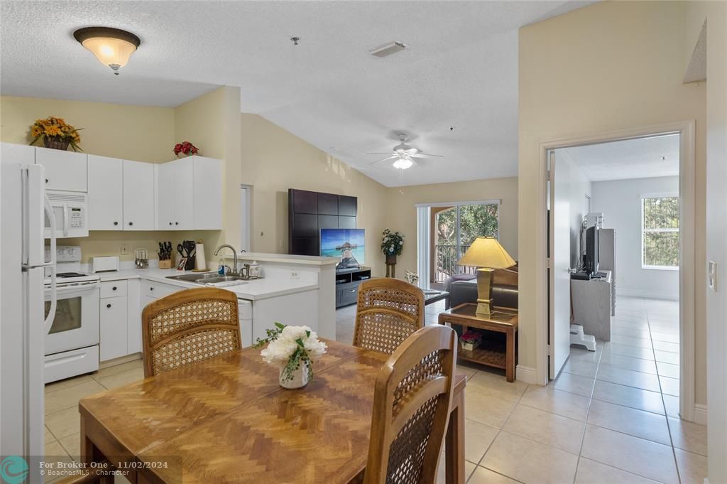 For Sale: $200,000 (1 beds, 1 baths, 846 Square Feet)