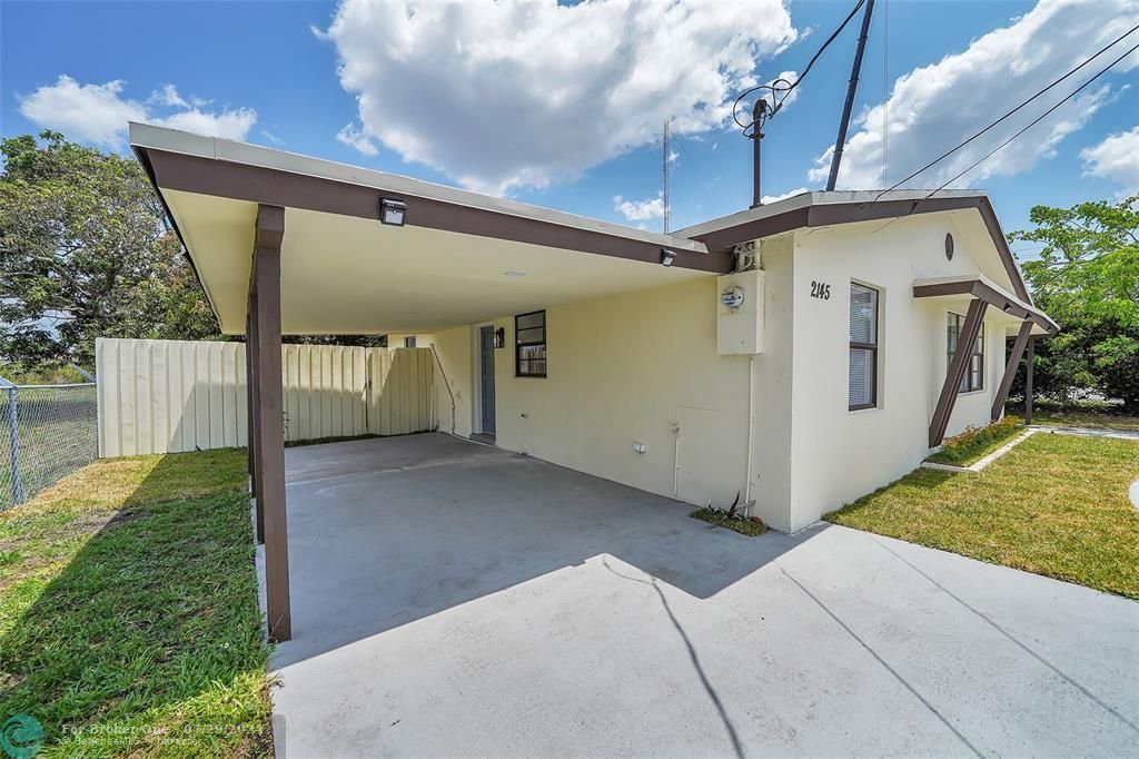For Sale: $385,000 (3 beds, 1 baths, 1215 Square Feet)