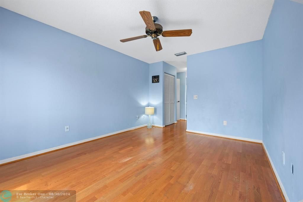 Recently Sold: $270,000 (2 beds, 2 baths, 1214 Square Feet)