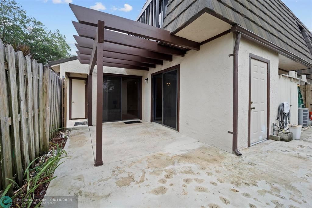 Recently Sold: $270,000 (2 beds, 2 baths, 1214 Square Feet)