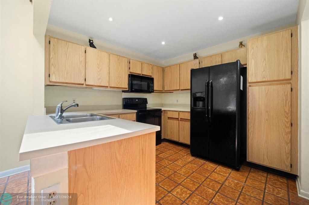 Recently Sold: $270,000 (2 beds, 2 baths, 1214 Square Feet)