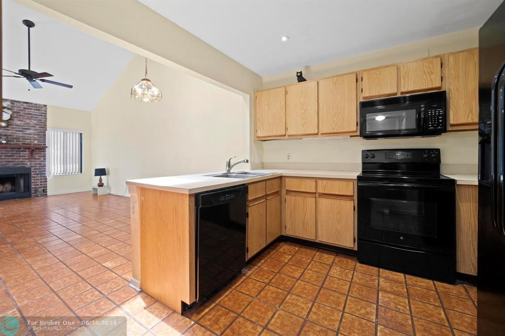 Recently Sold: $270,000 (2 beds, 2 baths, 1214 Square Feet)