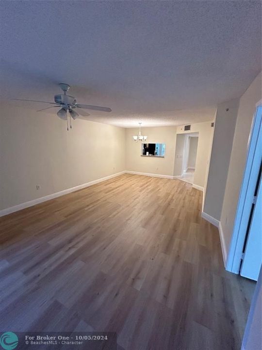 Recently Rented: $2,300 (2 beds, 2 baths, 1207 Square Feet)