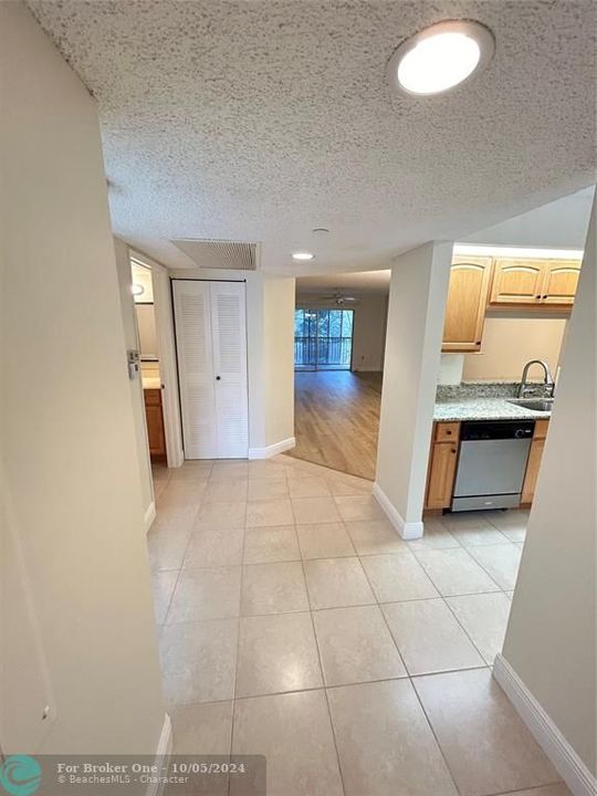 Recently Rented: $2,300 (2 beds, 2 baths, 1207 Square Feet)