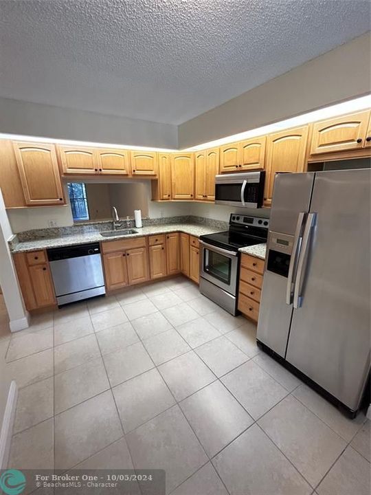 Recently Rented: $2,300 (2 beds, 2 baths, 1207 Square Feet)