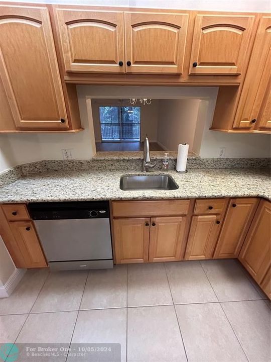 Recently Rented: $2,300 (2 beds, 2 baths, 1207 Square Feet)