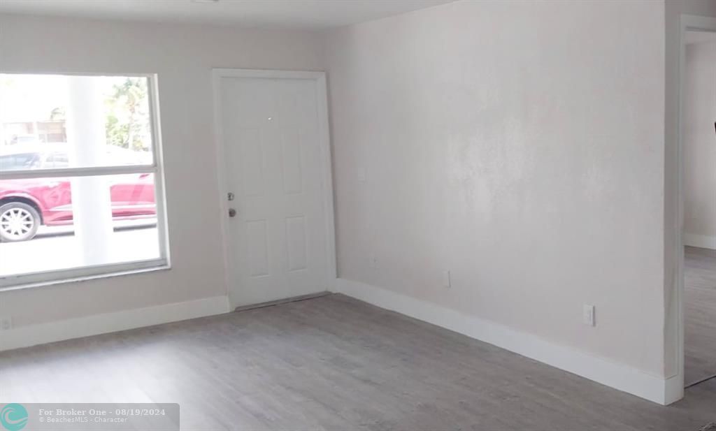 For Sale: $349,900 (3 beds, 2 baths, 1120 Square Feet)