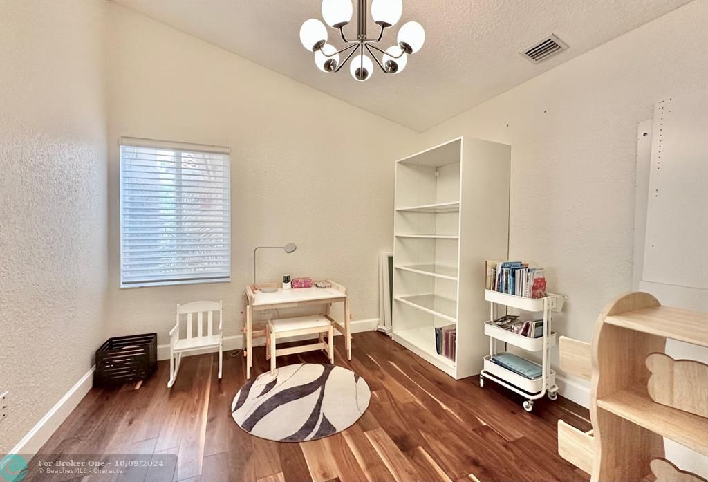 Active With Contract: $4,250 (3 beds, 2 baths, 1790 Square Feet)