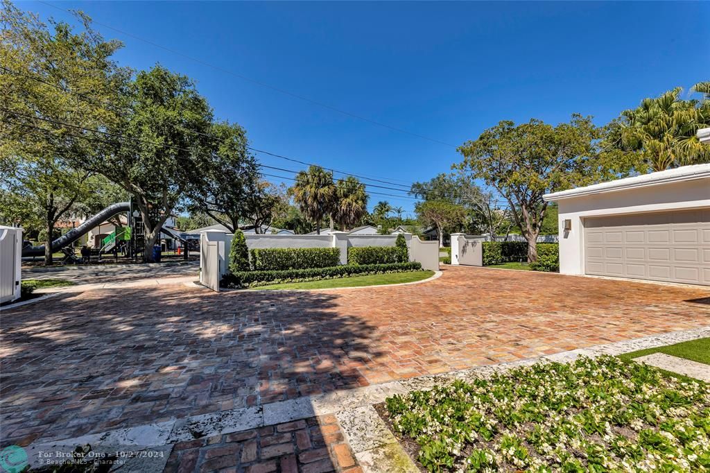 For Sale: $3,999,900 (4 beds, 4 baths, 3442 Square Feet)