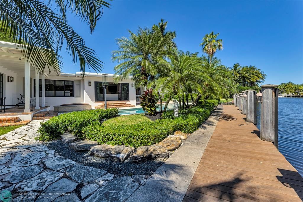 For Sale: $3,999,900 (4 beds, 4 baths, 3442 Square Feet)