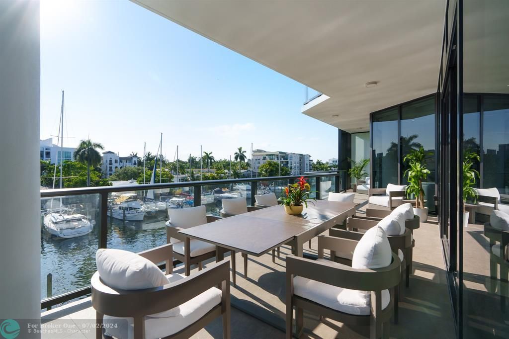 For Sale: $3,900,000 (3 beds, 4 baths, 3108 Square Feet)