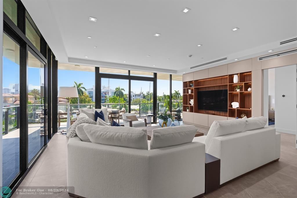 For Sale: $3,900,000 (3 beds, 4 baths, 3108 Square Feet)