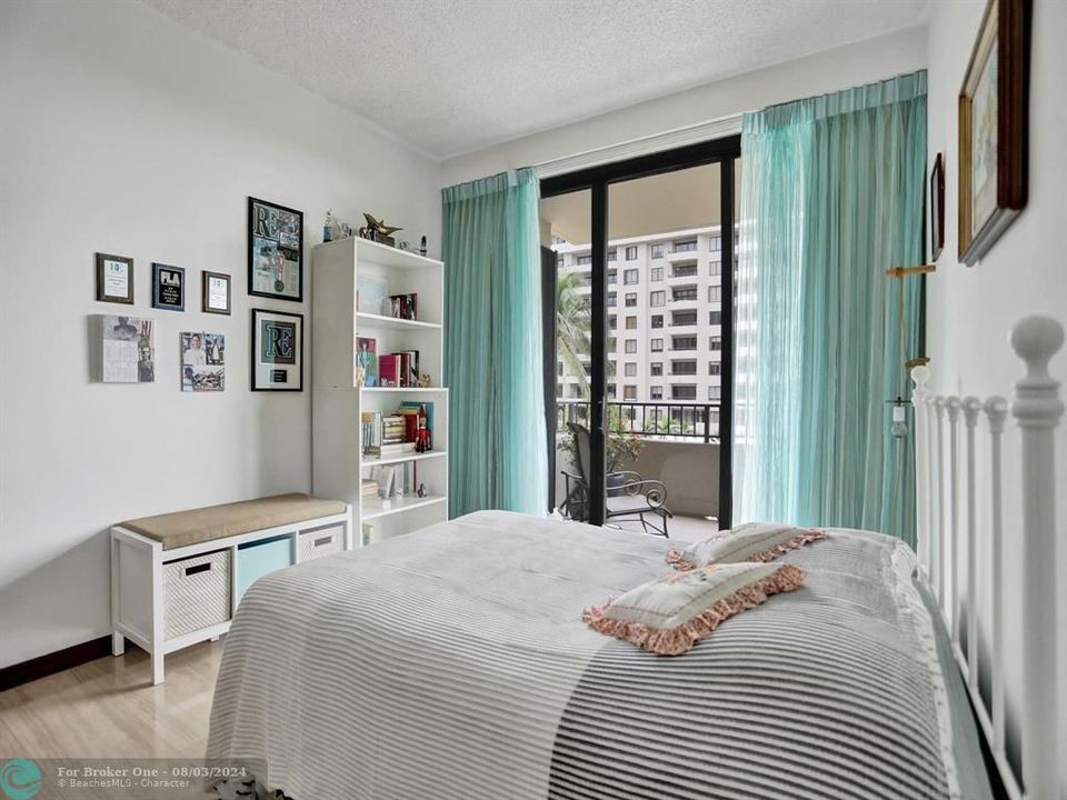 For Sale: $1,200,000 (2 beds, 2 baths, 1532 Square Feet)