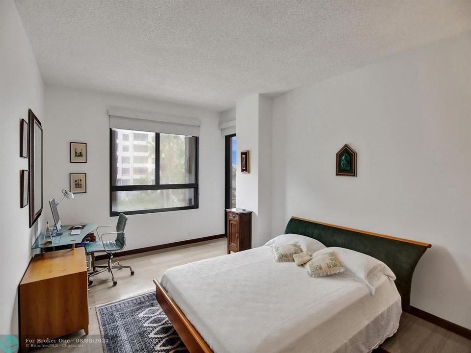 For Sale: $1,200,000 (2 beds, 2 baths, 1532 Square Feet)