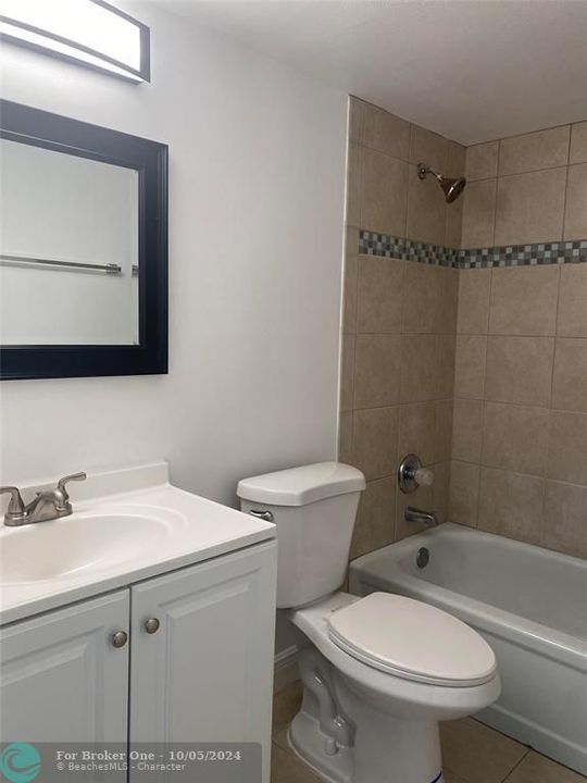 Active With Contract: $2,450 (3 beds, 2 baths, 1500 Square Feet)