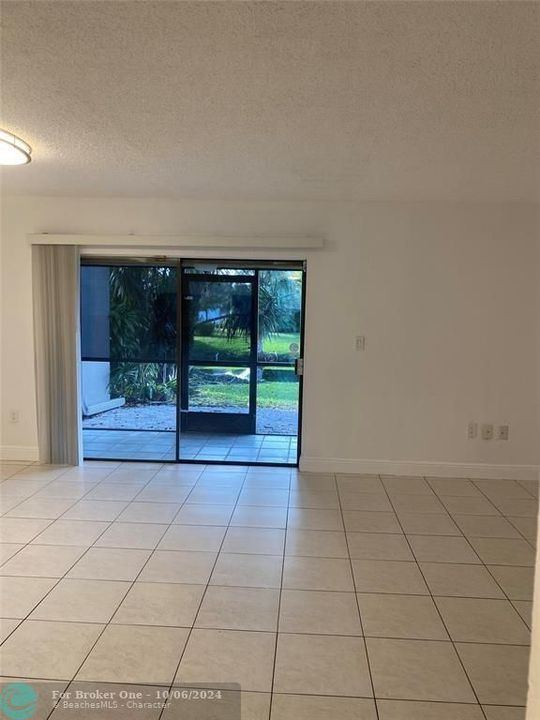 Active With Contract: $2,450 (3 beds, 2 baths, 1500 Square Feet)