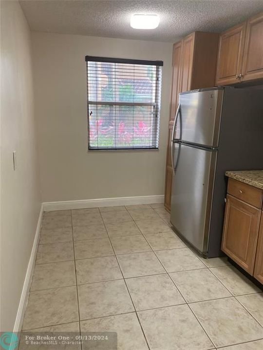 Active With Contract: $2,500 (3 beds, 2 baths, 1166 Square Feet)