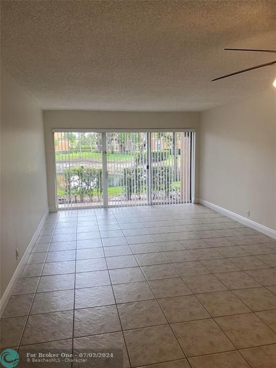 Active With Contract: $2,500 (3 beds, 2 baths, 1166 Square Feet)