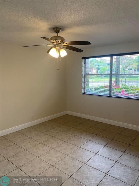 Active With Contract: $2,500 (3 beds, 2 baths, 1166 Square Feet)