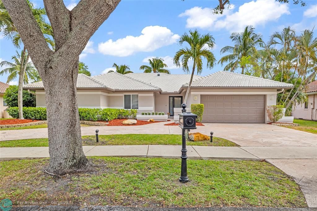 For Sale: $1,050,000 (4 beds, 2 baths, 2272 Square Feet)