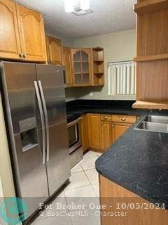 Active With Contract: $2,200 (3 beds, 2 baths, 1291 Square Feet)