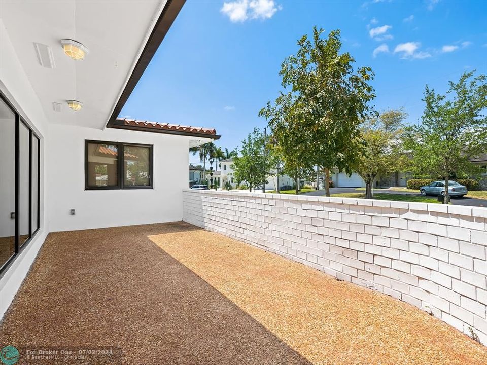 Active With Contract: $9,900 (4 beds, 3 baths, 3361 Square Feet)