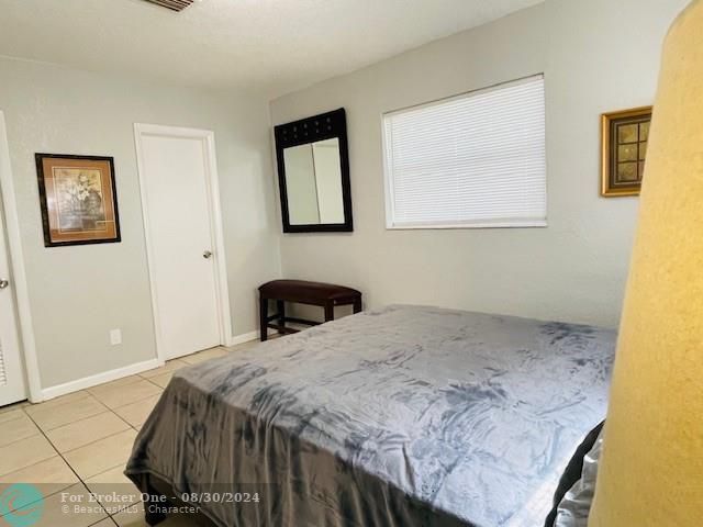 For Sale: $2,000 (1 beds, 1 baths, 640 Square Feet)