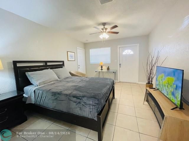 For Sale: $2,000 (1 beds, 1 baths, 640 Square Feet)