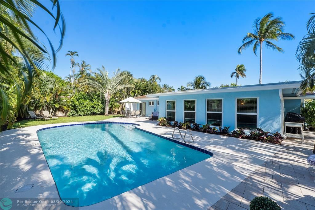 Recently Sold: $750,000 (3 beds, 2 baths, 1606 Square Feet)