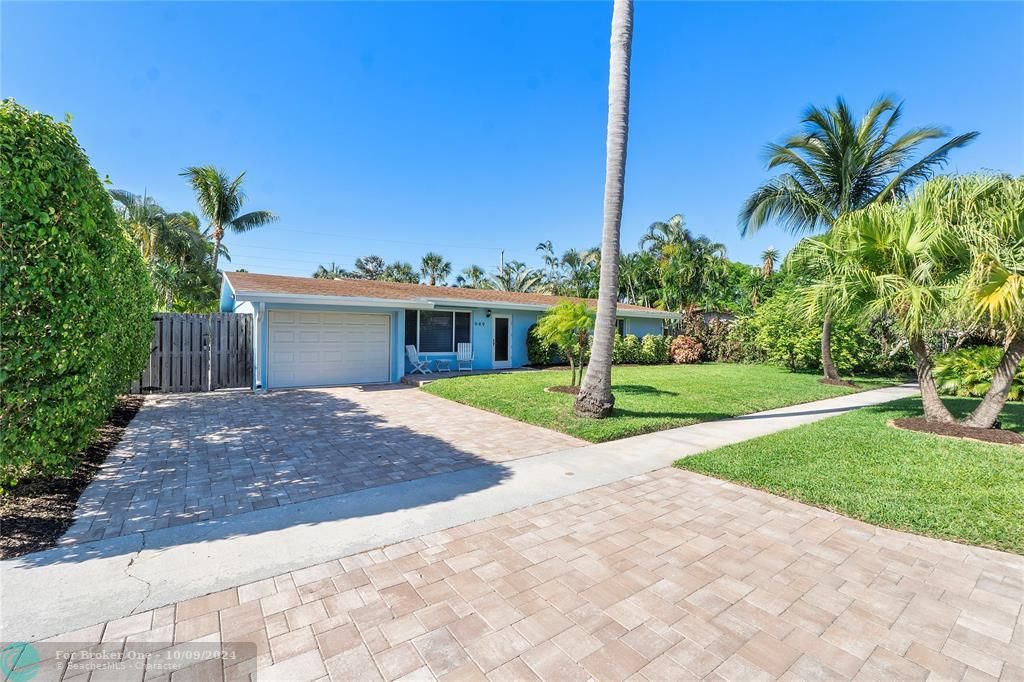 Recently Sold: $750,000 (3 beds, 2 baths, 1606 Square Feet)