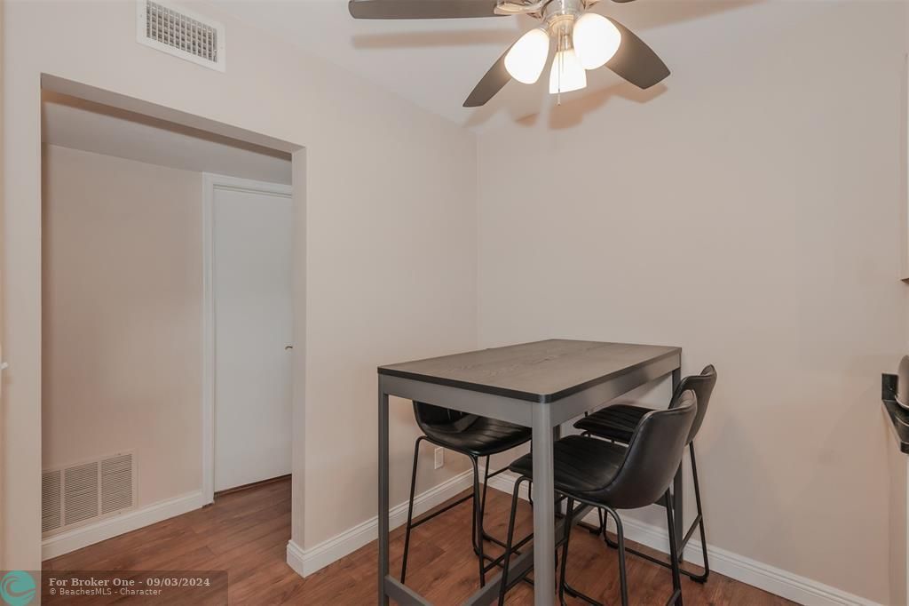 Active With Contract: $209,000 (1 beds, 1 baths, 678 Square Feet)