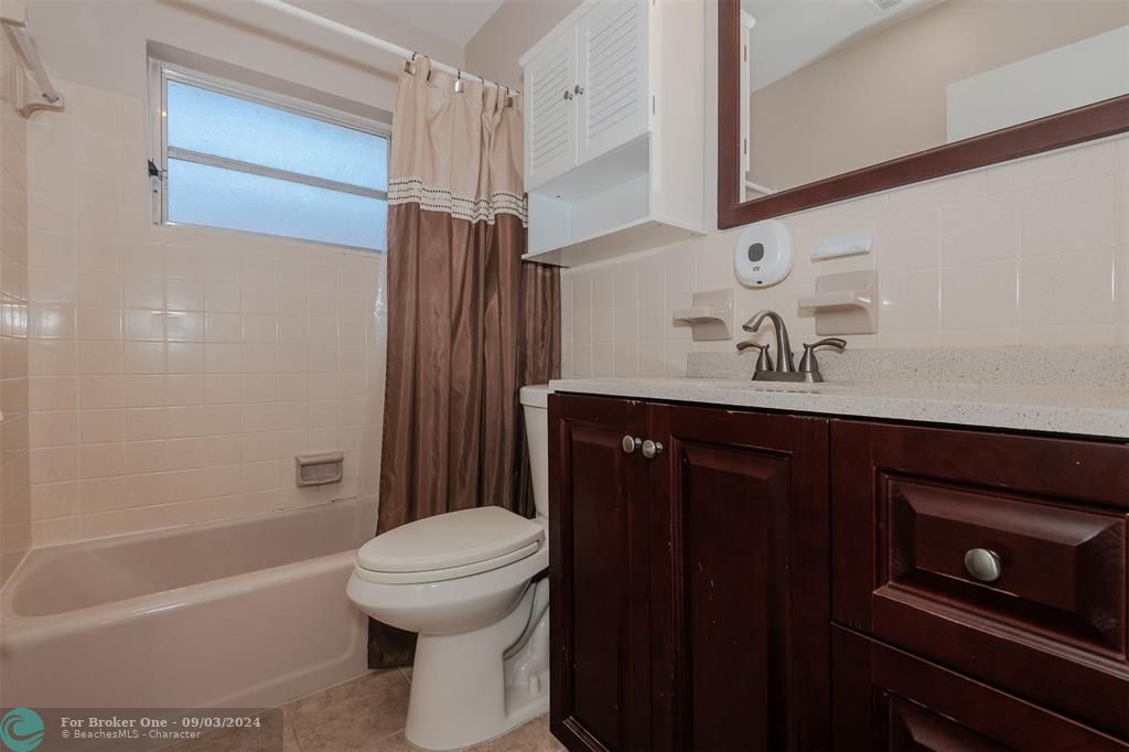 Active With Contract: $209,000 (1 beds, 1 baths, 678 Square Feet)