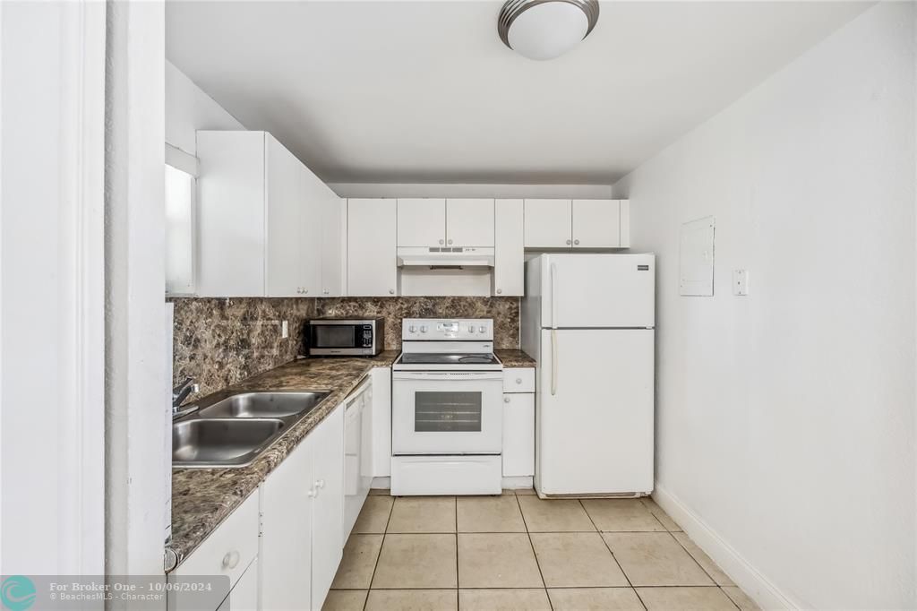 For Rent: $1,900 (2 beds, 2 baths, 1252 Square Feet)