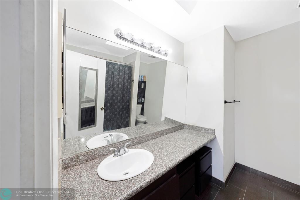 Active With Contract: $480,000 (3 beds, 2 baths, 1738 Square Feet)