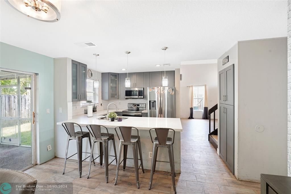 Active With Contract: $480,000 (3 beds, 2 baths, 1738 Square Feet)